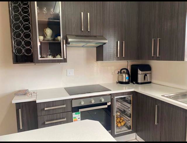 3 BEDROOM HOUSE FOR SALE IN QUEENSTOWN CENTRAL